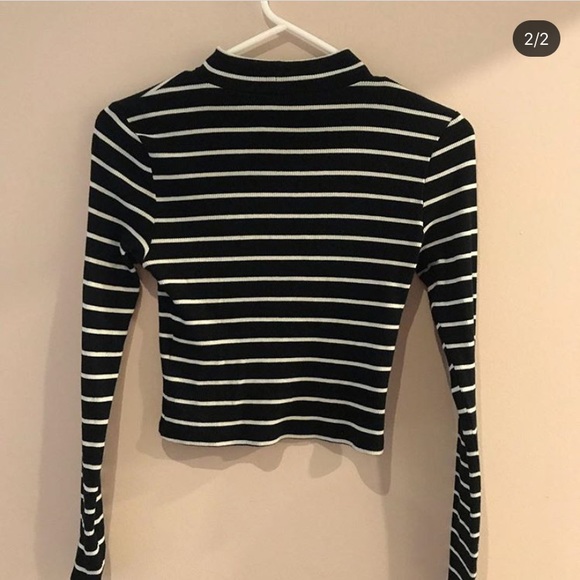 Cropped turtle neck , stripped sweater - Picture 2 of 2